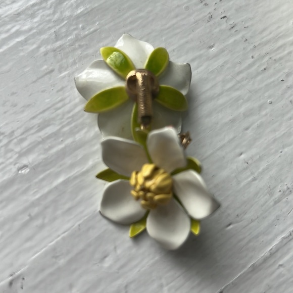 Vintage flower brooch and clip-on earrings - Picture 3 of 4